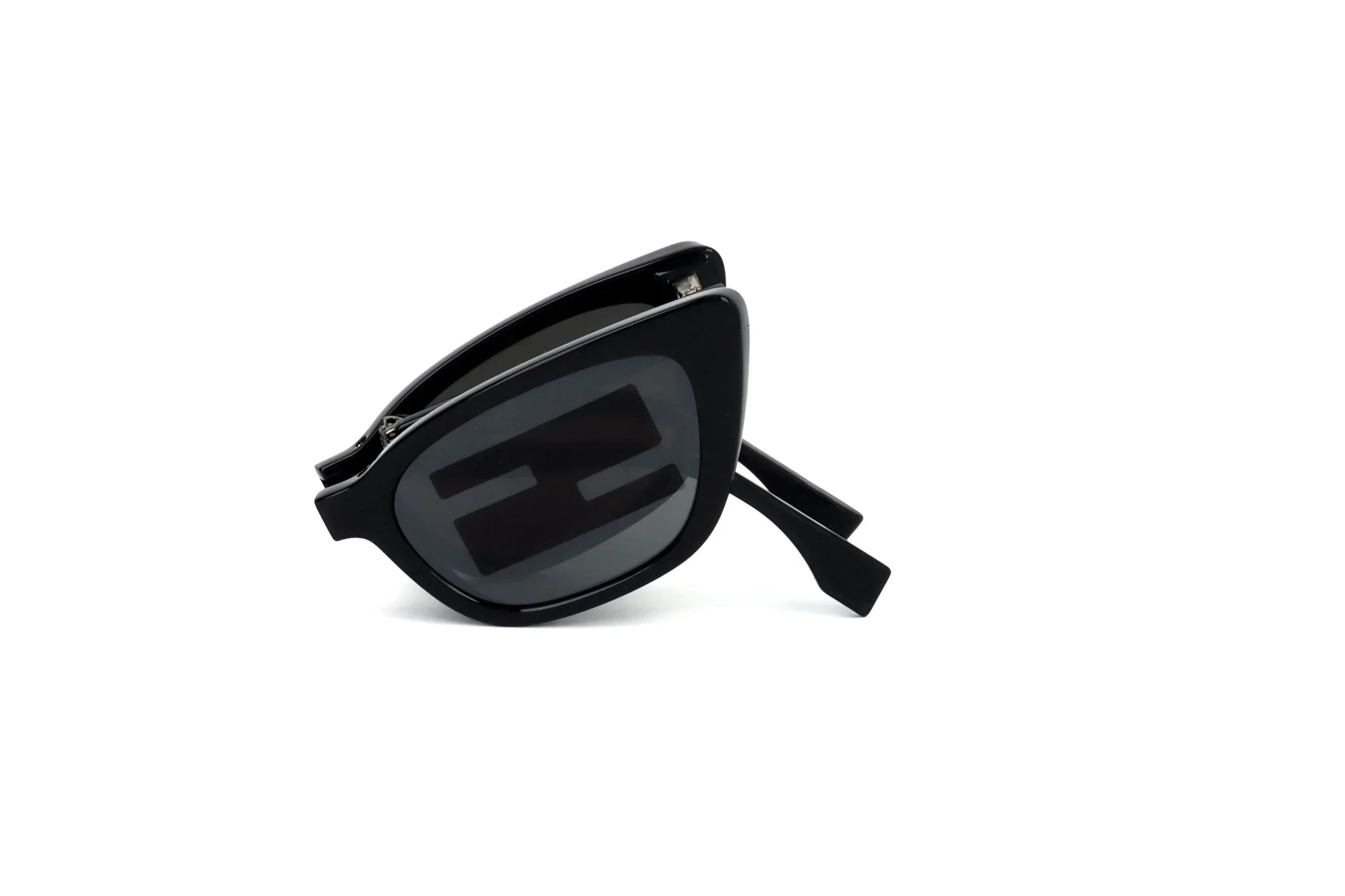 نظارات شمسية من FENDI - Image 4