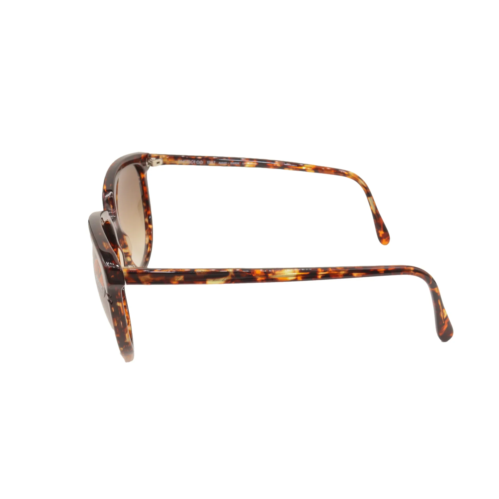 نظارات شمسية سوداء من LUXOTTICA - Image 3